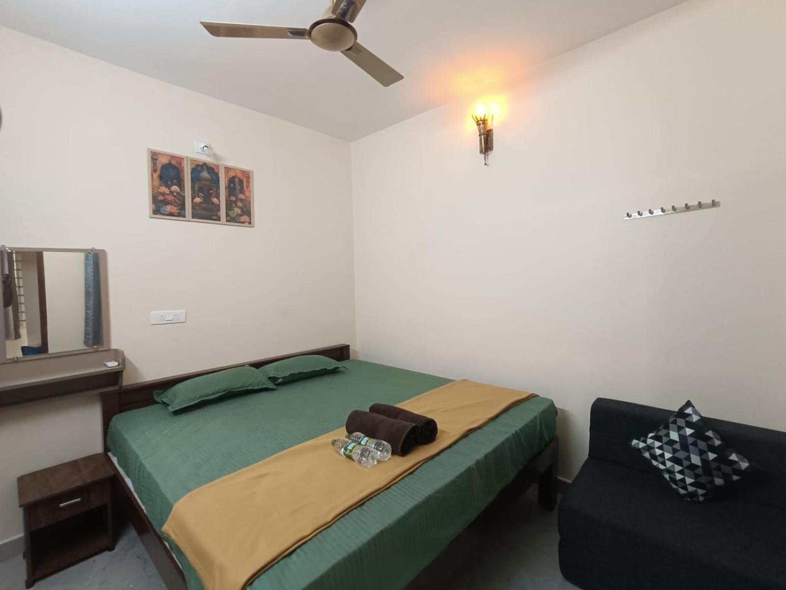 Tiruvannāmalai Omkara - The Fives Guest House מראה חיצוני תמונה